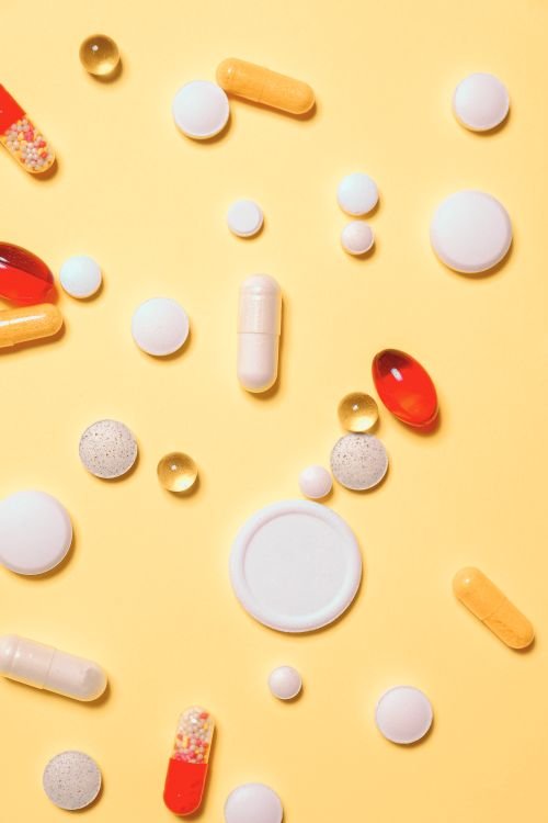 Medicamentos y pastillas surtidas
